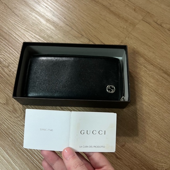 Gucci wallet - Picture 1 of 8